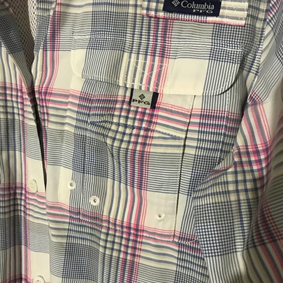 Columbia Performance Fishing Gear Shirt in Pink and Blue Plaid, Size Small - Picture 2 of 7